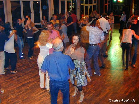 Salsa in K�ln: Nonni Club