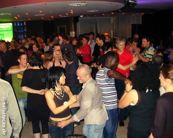 Salsa in K&ouml;ln: MP 34 im Mediapark