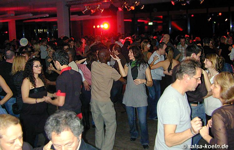 K�ln: Salsa in der Uni-Mensa