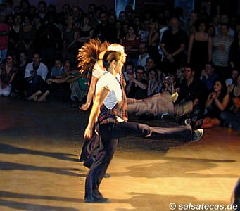 K�ln: Salsa in der Uni-Mensa