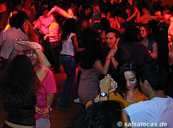 K�ln: Salsa in der Uni-Mensa