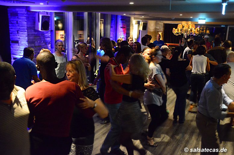 Salsa K&ouml;ln: Wartesaal Zollhafen