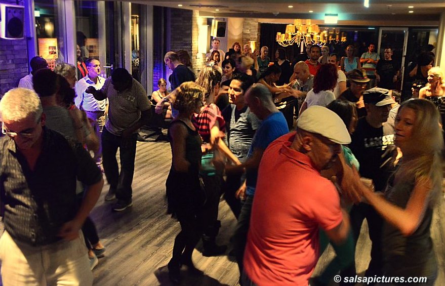 Salsa K&ouml;ln: Wartesaal Zollhafen