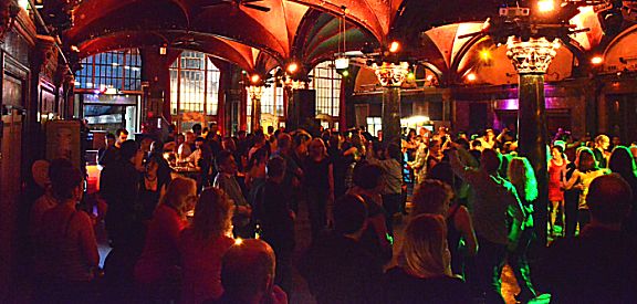 Salsa K&ouml;ln: Alter Wartesaal