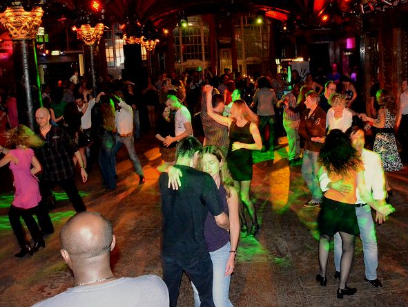 Salsa K&ouml;ln: Alter Wartesaal