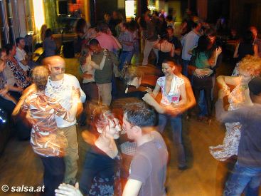 Salsa in K�ln: Nonni Club