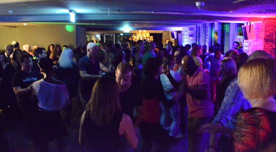 Salsa K&ouml;ln: Wartesaal Zollhafen