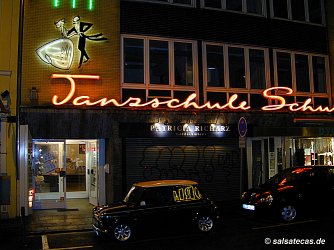 Salsa in der Tanzschule Schluerecki in K�ln - anklicken zum Vergr��ern - click to enlarge