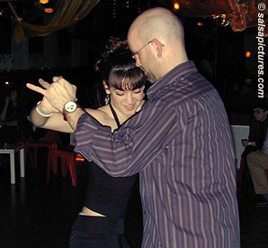 Salsa in der Tanzschule Schluerecki in K�ln - anklicken zum Vergr��ern - click to enlarge