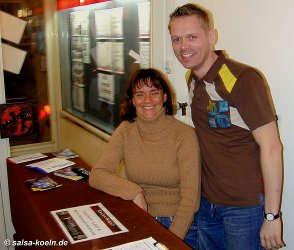 Salsa in der Tanzschule Schluerecki in K�ln - anklicken zum Vergr��ern - click to enlarge